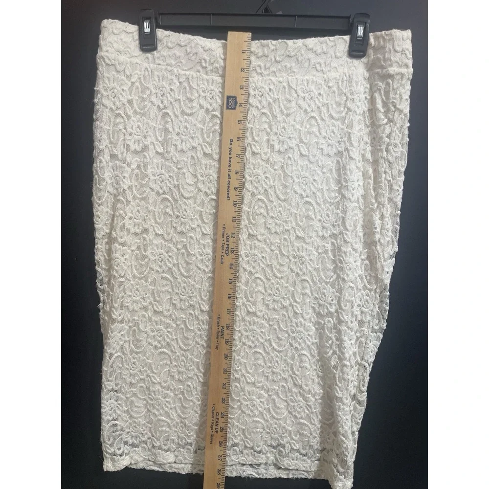 torrid woman lace